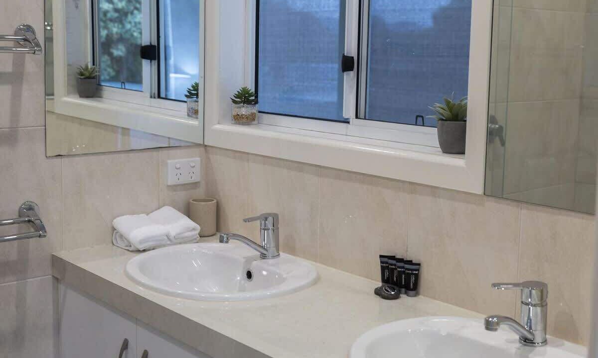 Photo of Bathroom in Myrtleford