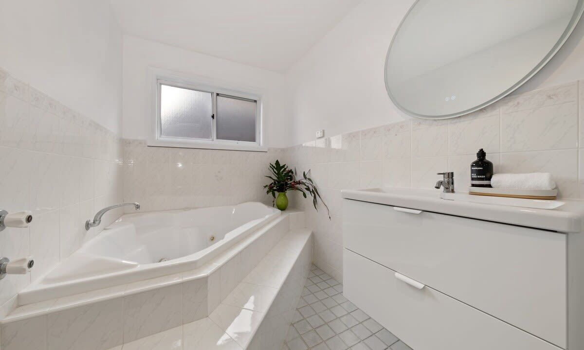 Photo of Bathroom in Horsfield Bay