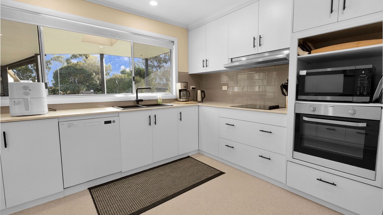Photo of Kitchen in Raymond Island