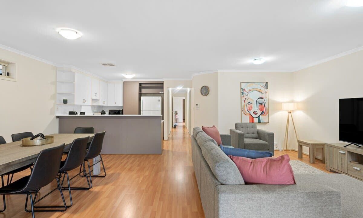 Photo of Bedroom in Dover Gardens