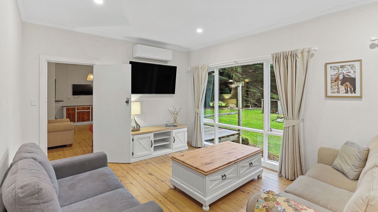 Photo of Livingroom in Yahl