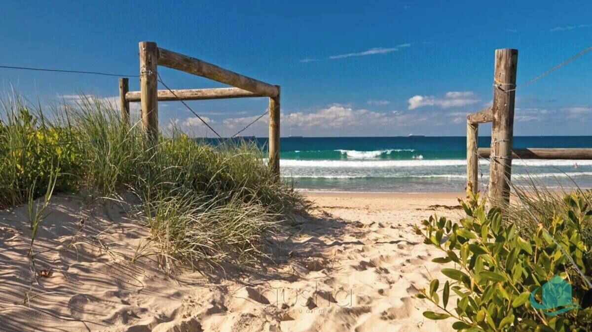 Photo of Others in Caves Beach