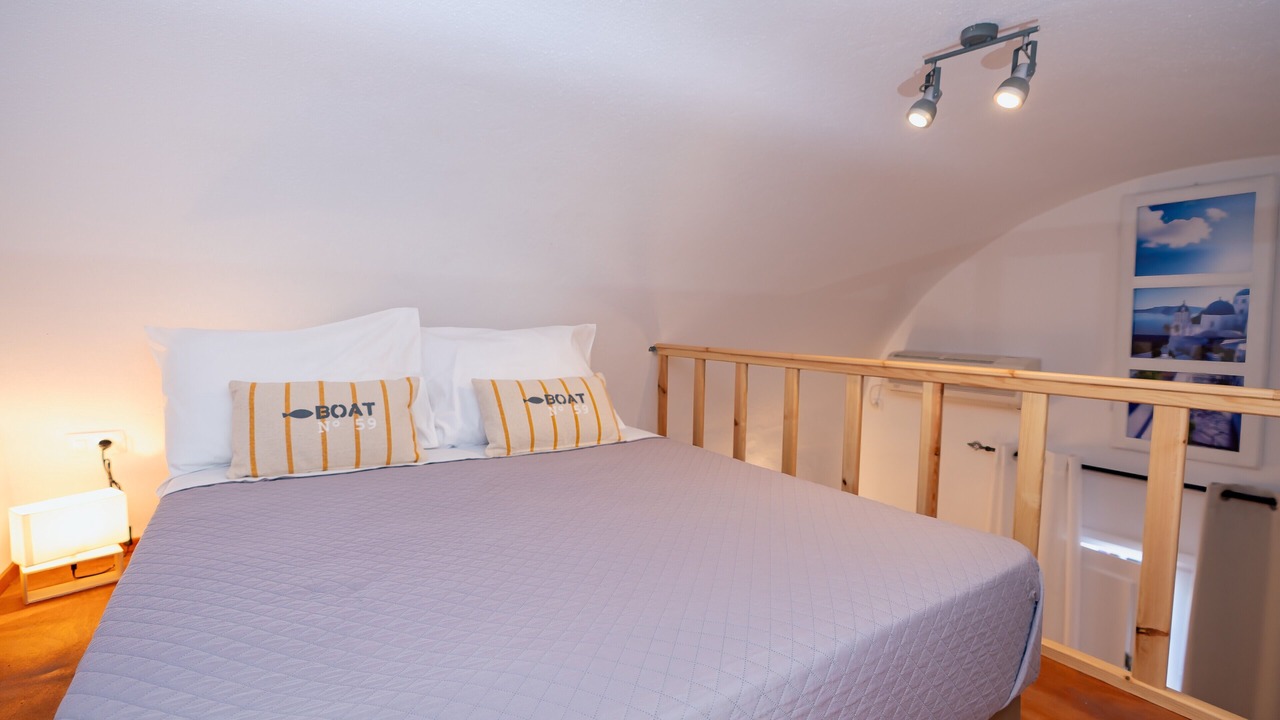 Photo of Bedroom in Imerovigli