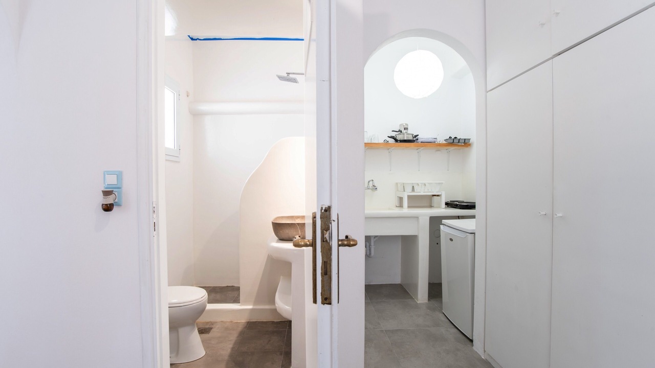 Photo of Bathroom in Parikia