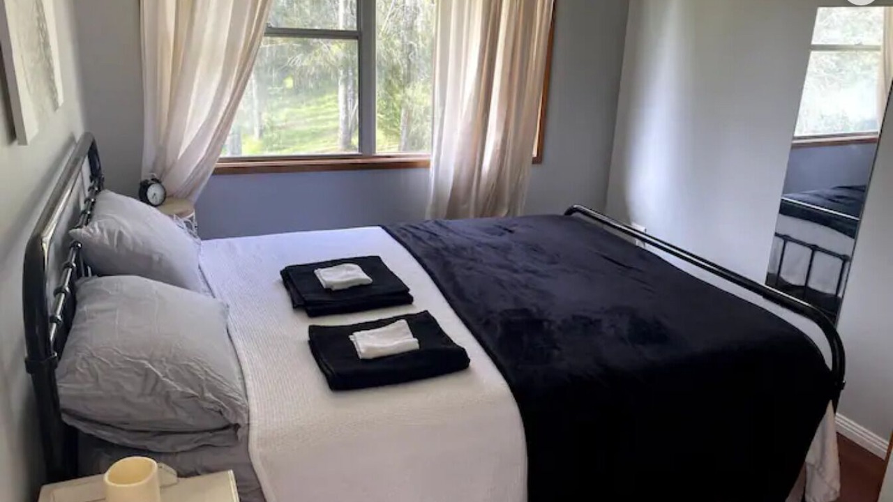 Photo of Bedroom in Shallow Bay