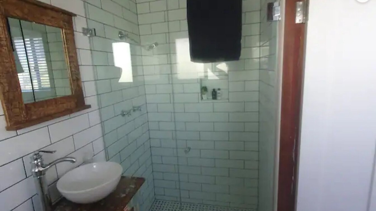 Photo of Bathroom in Shallow Bay