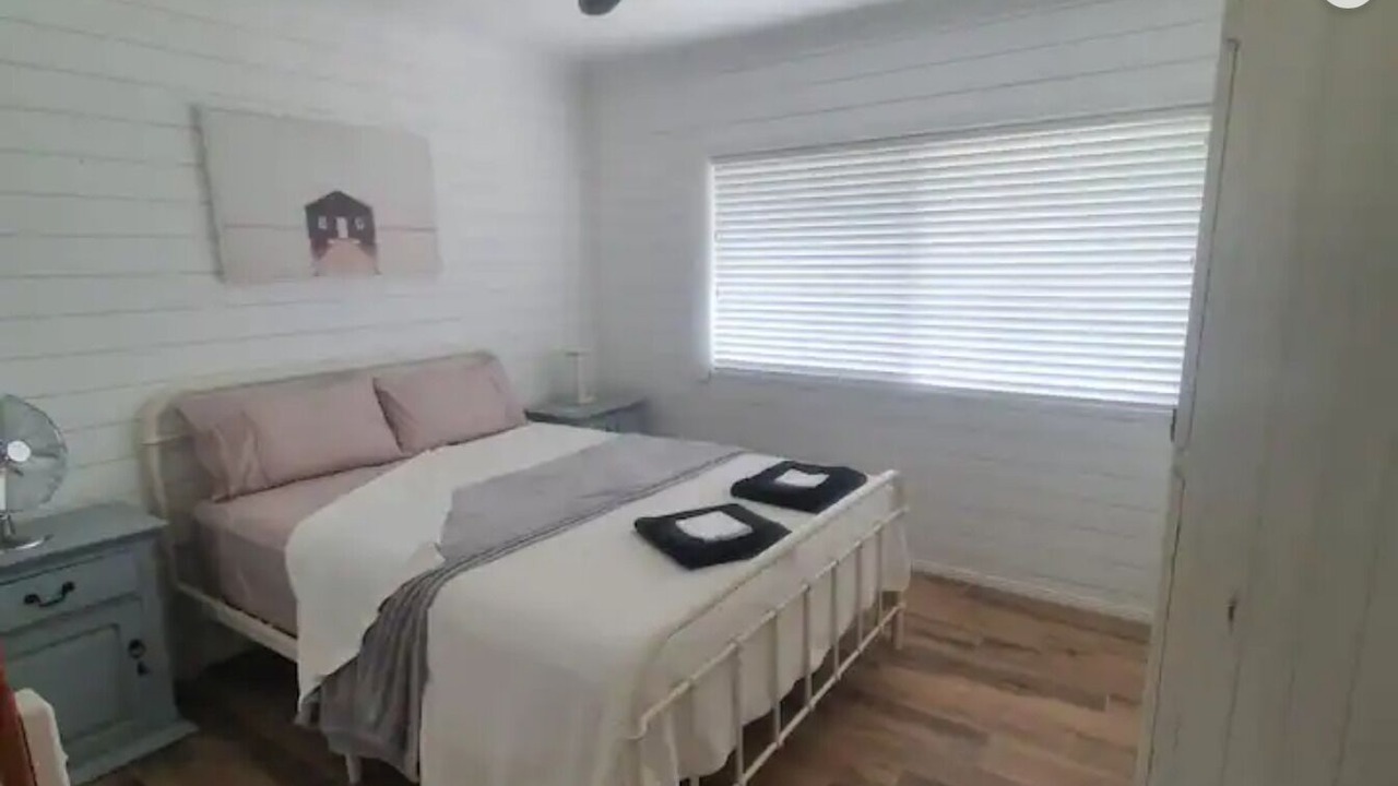 Photo of Bedroom in Shallow Bay