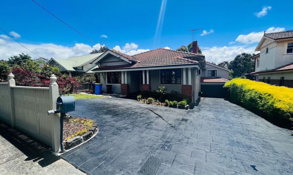 Photo of Outdoor in Kew