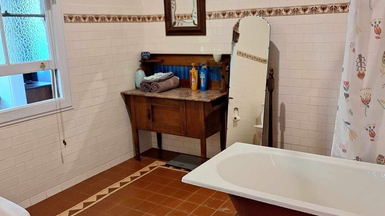 Photo of Bathroom in Black Head