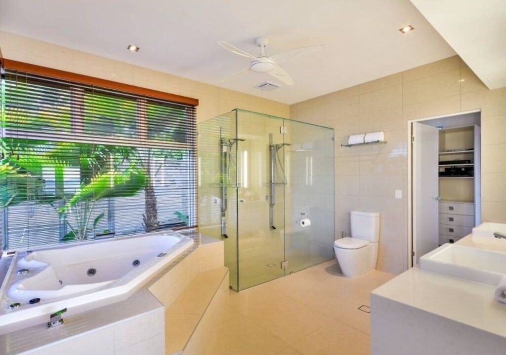 Photo of Bathroom in Airlie Beach