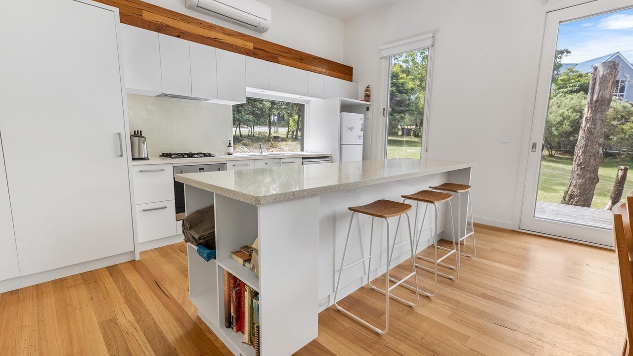 Photo of Kitchen in Lake Tyers Beach