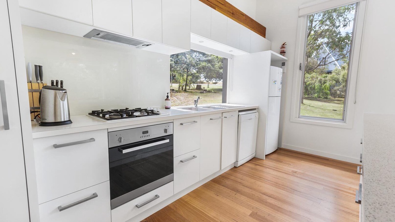 Photo of Kitchen in Lake Tyers Beach