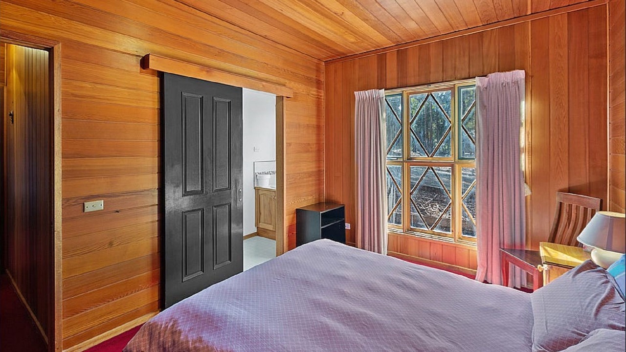 Photo of Bedroom in Sawmill Settlement