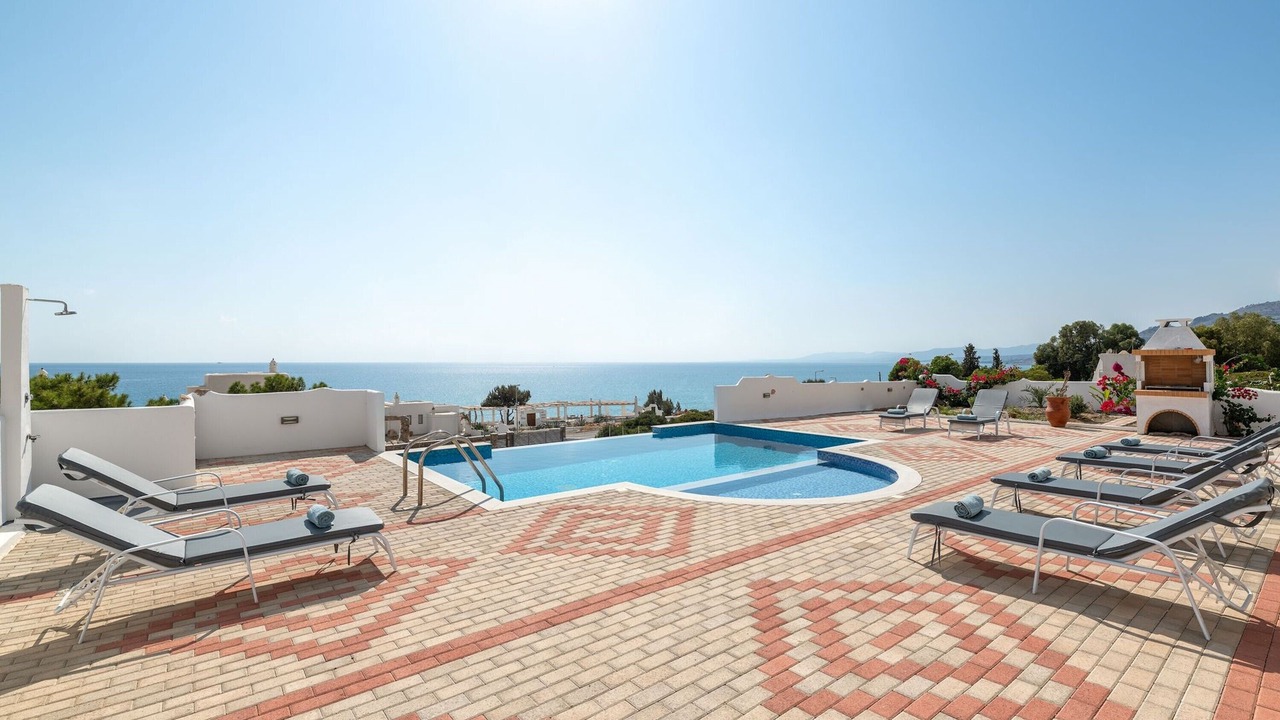 Photo of Others in Pefkos