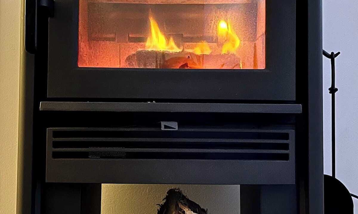 Photo of Livingroom in Eagle Bay