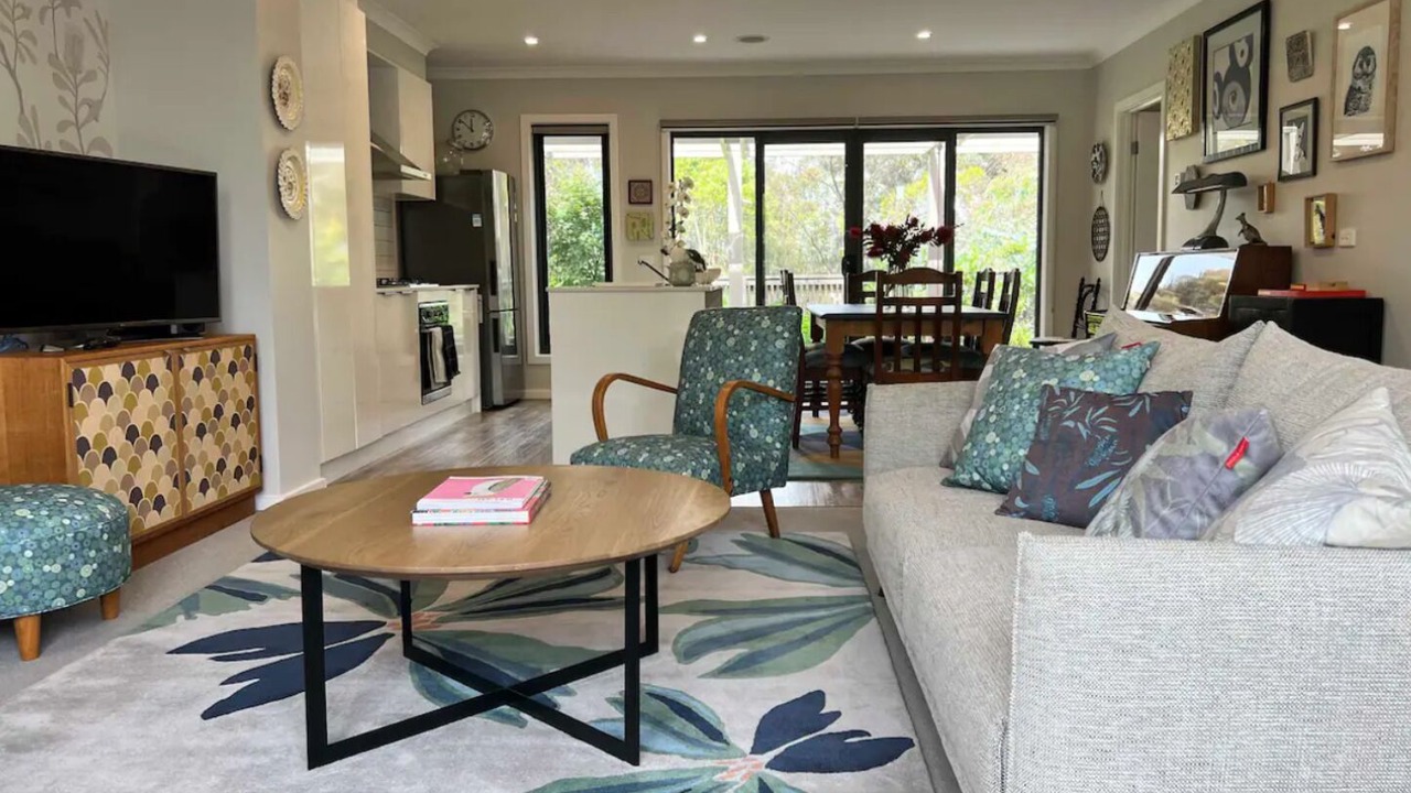 Photo of Livingroom in Canadian