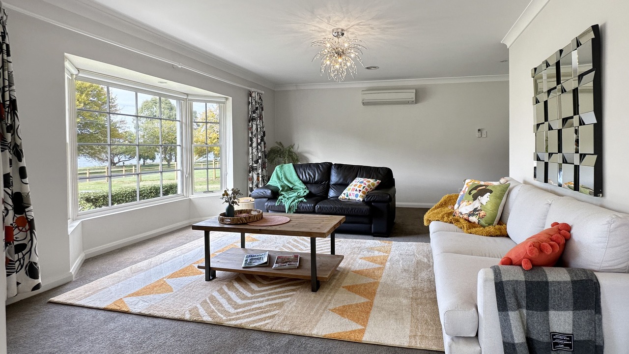 Photo of Livingroom in Hamilton