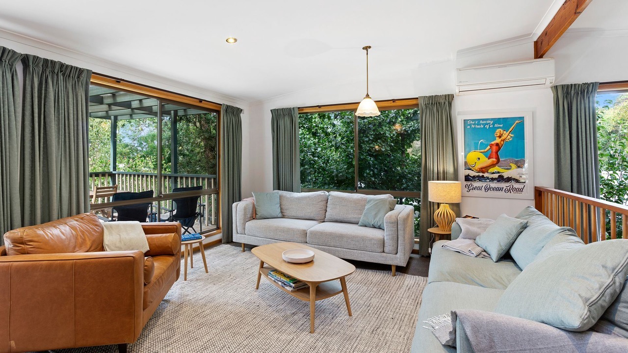 Photo of Livingroom in Skenes Creek