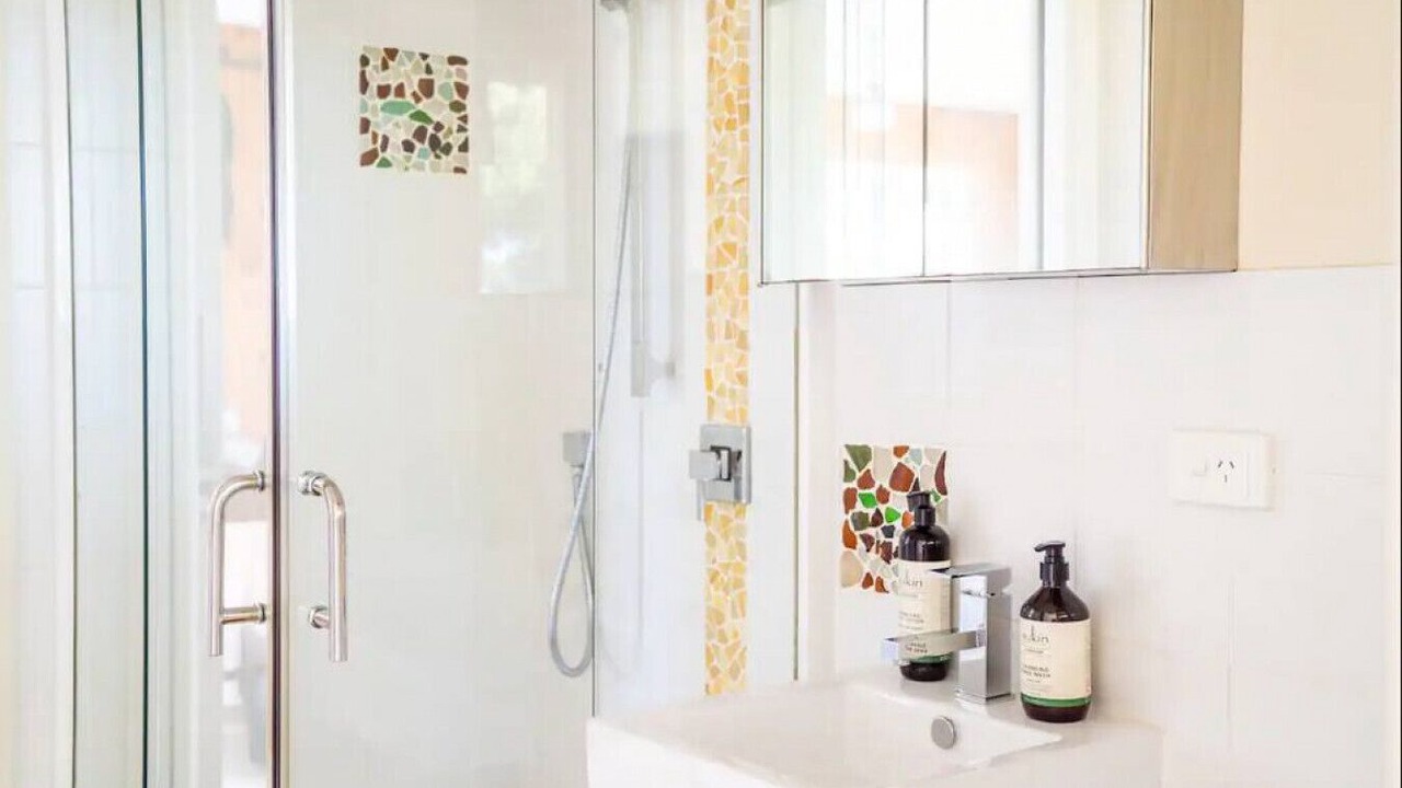 Photo of Bathroom in Breamlea