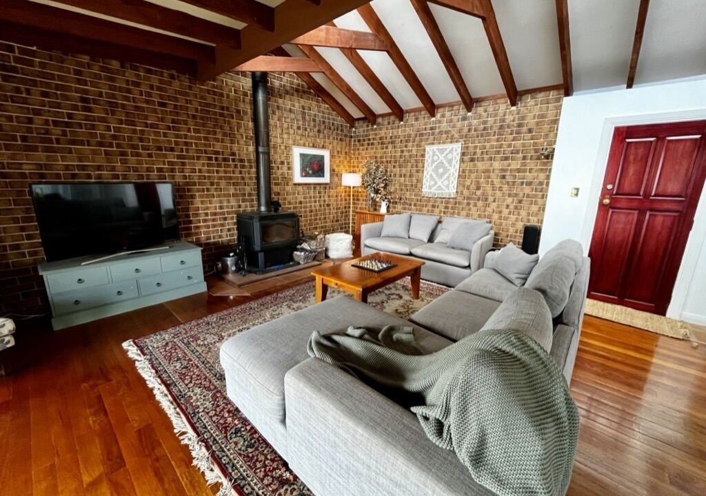 Photo of Livingroom in Oberon