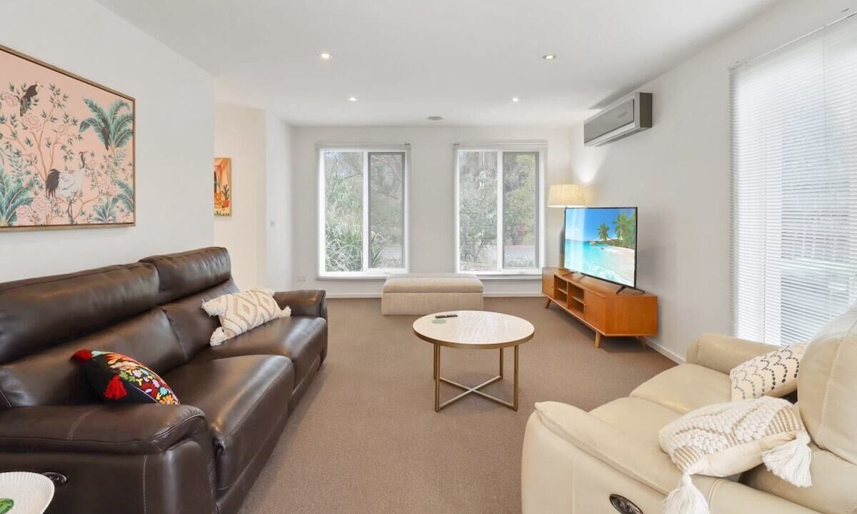 Photo of Livingroom in Newtown