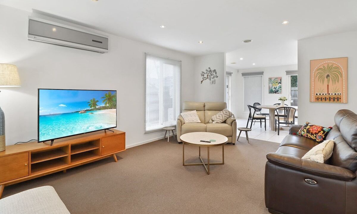 Photo of Livingroom in Newtown