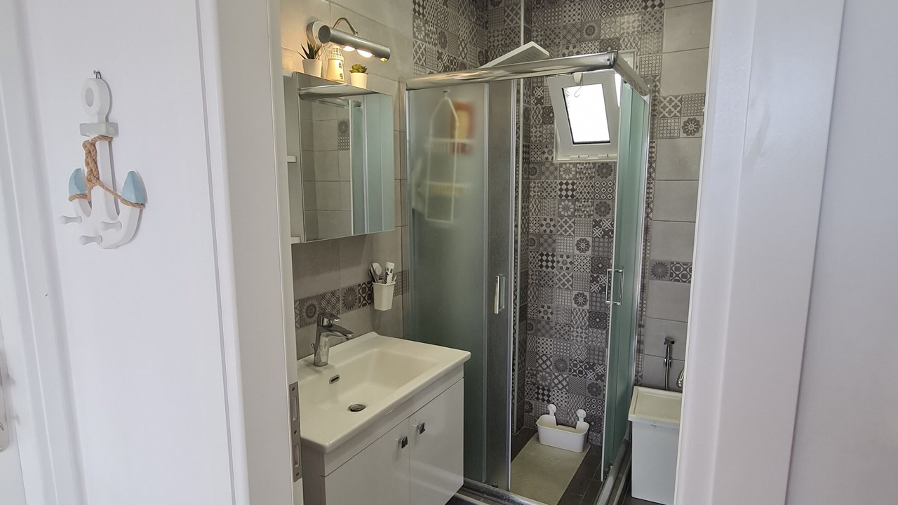Photo of Bathroom in Lambi