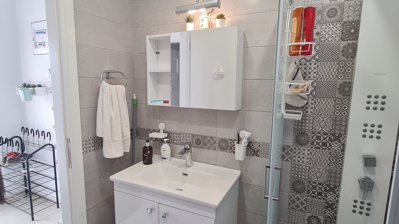Photo of Bathroom in Lambi
