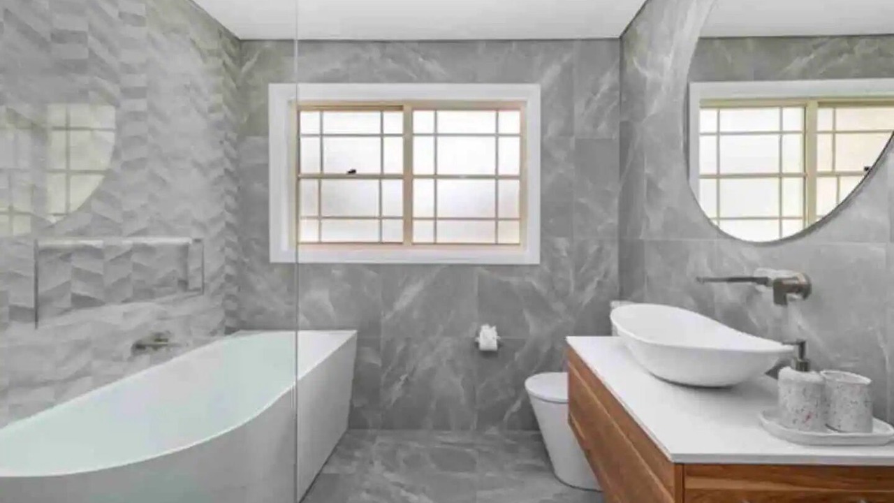 Photo of Bathroom in Tascott