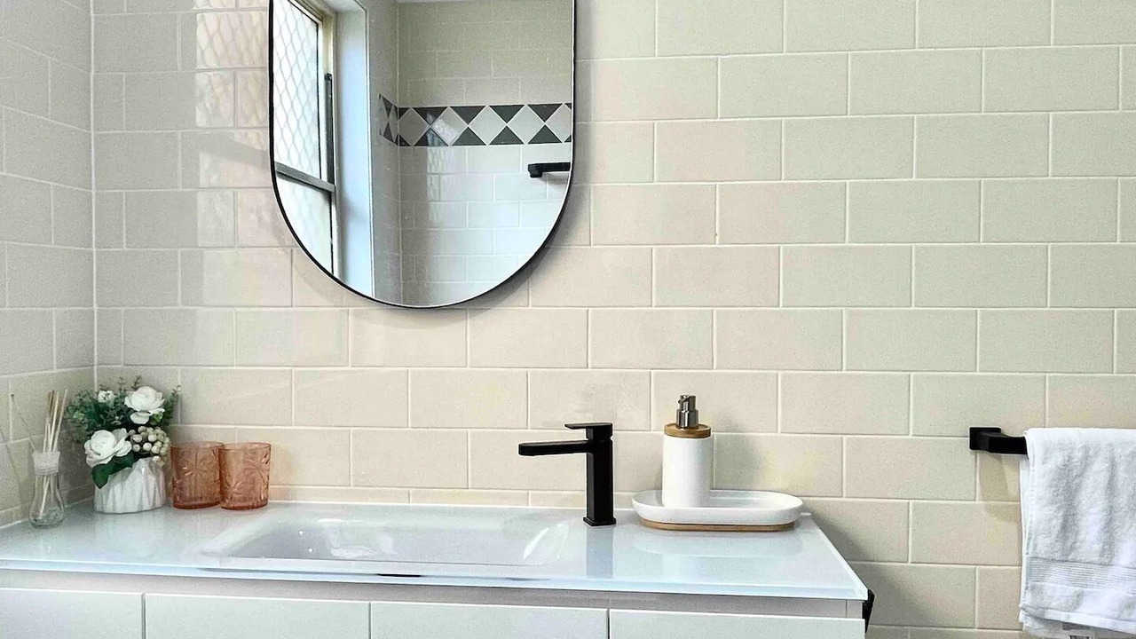 Photo of Bathroom in Tascott