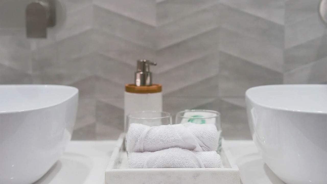 Photo of Bathroom in Tascott