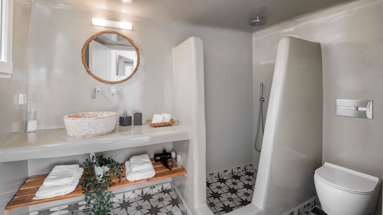 Photo of Bathroom in Kamari