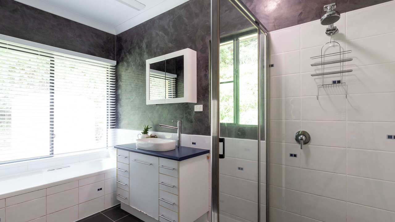 Photo of Bathroom in Whyanbeel