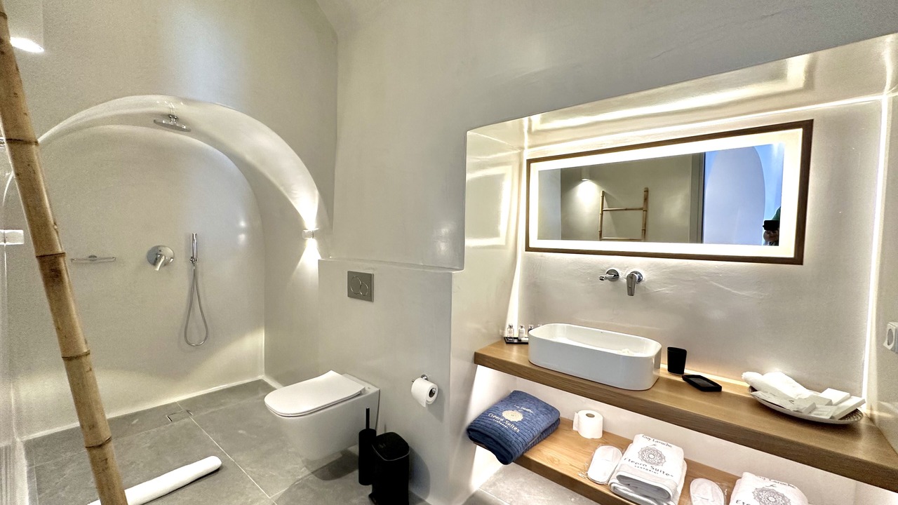 Photo of Bathroom in Imerovigli