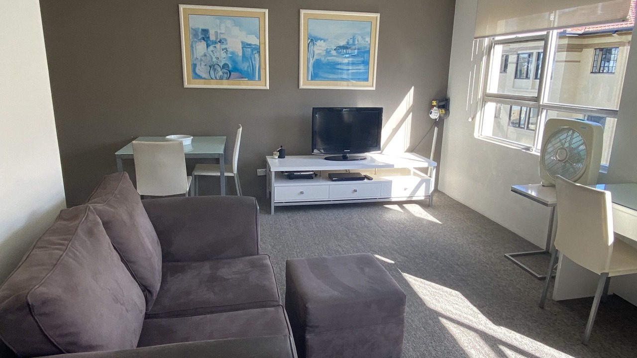 Photo of Livingroom in McMahons Point