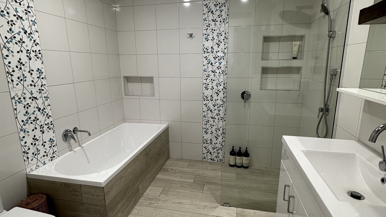 Photo of Bathroom in Golden Beach