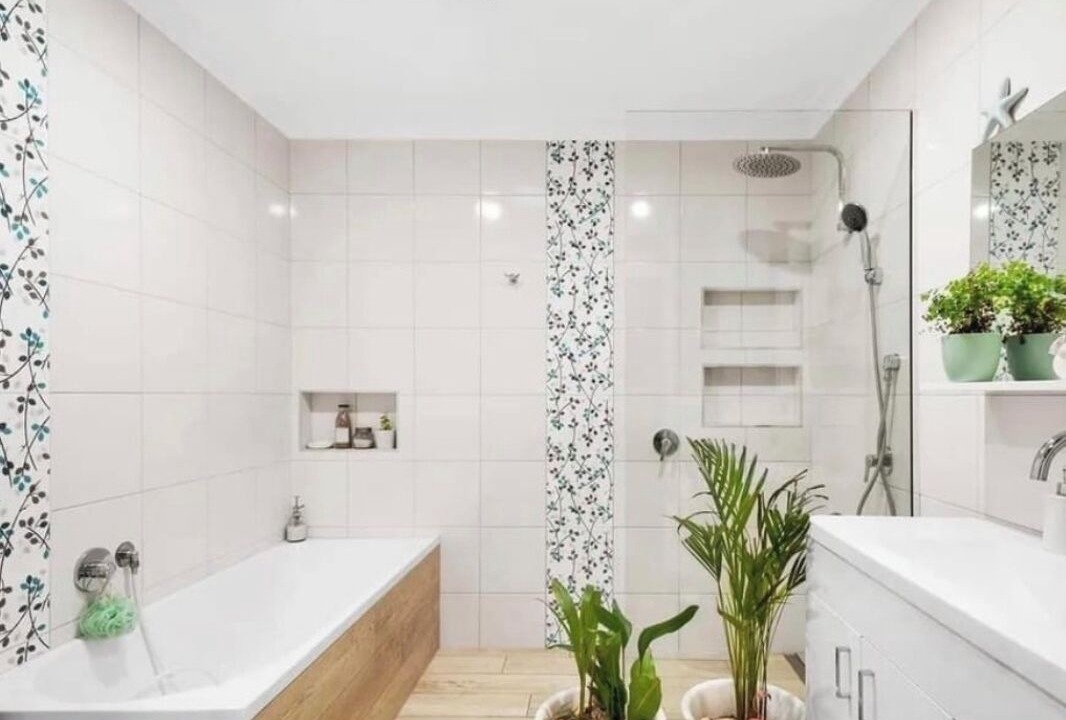 Photo of Bathroom in Golden Beach