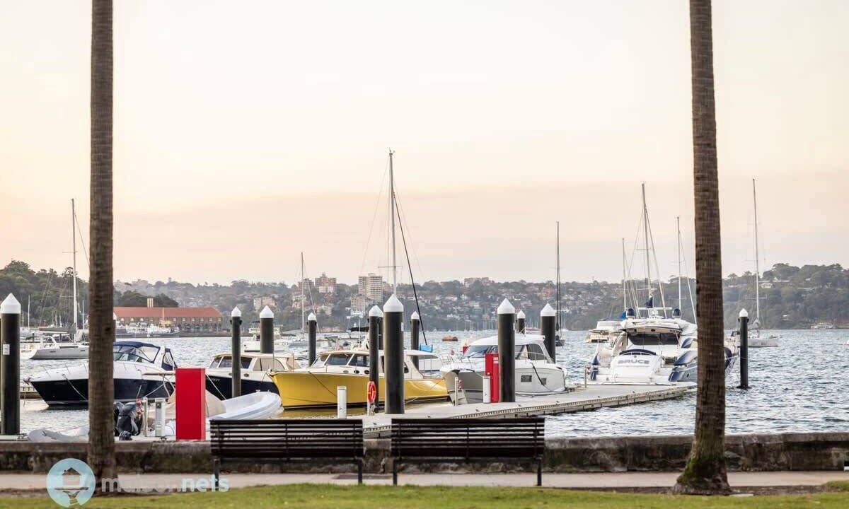 Photo of Others in Elizabeth Bay