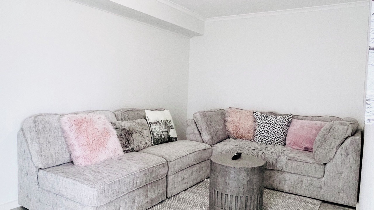 Photo of Livingroom in Sunshine West
