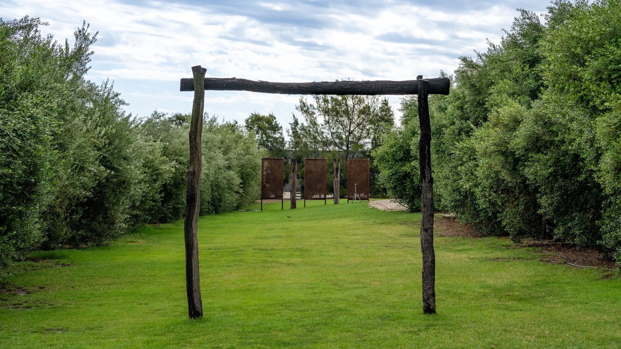 Photo of Outdoor in Lake Charm