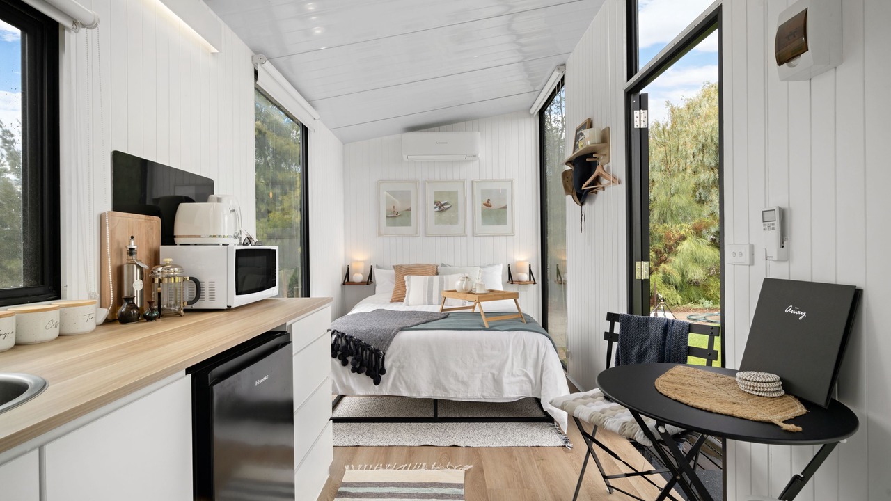 Photo of Bedroom in Lake Charm