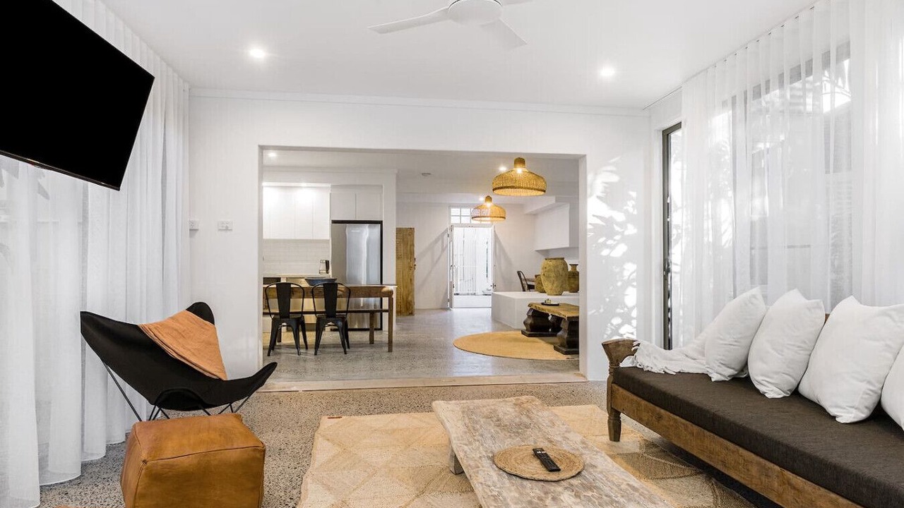 Photo of Livingroom in South Golden Beach