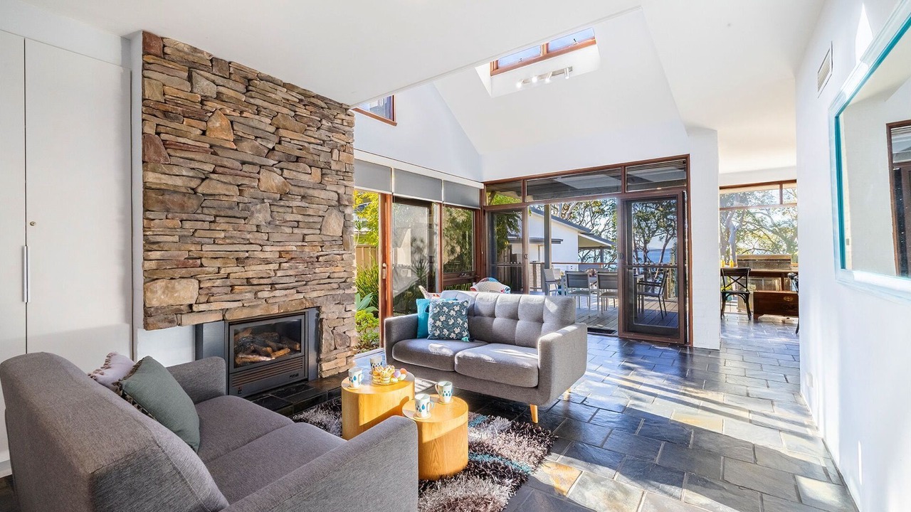 Photo of Livingroom in Salamander Bay