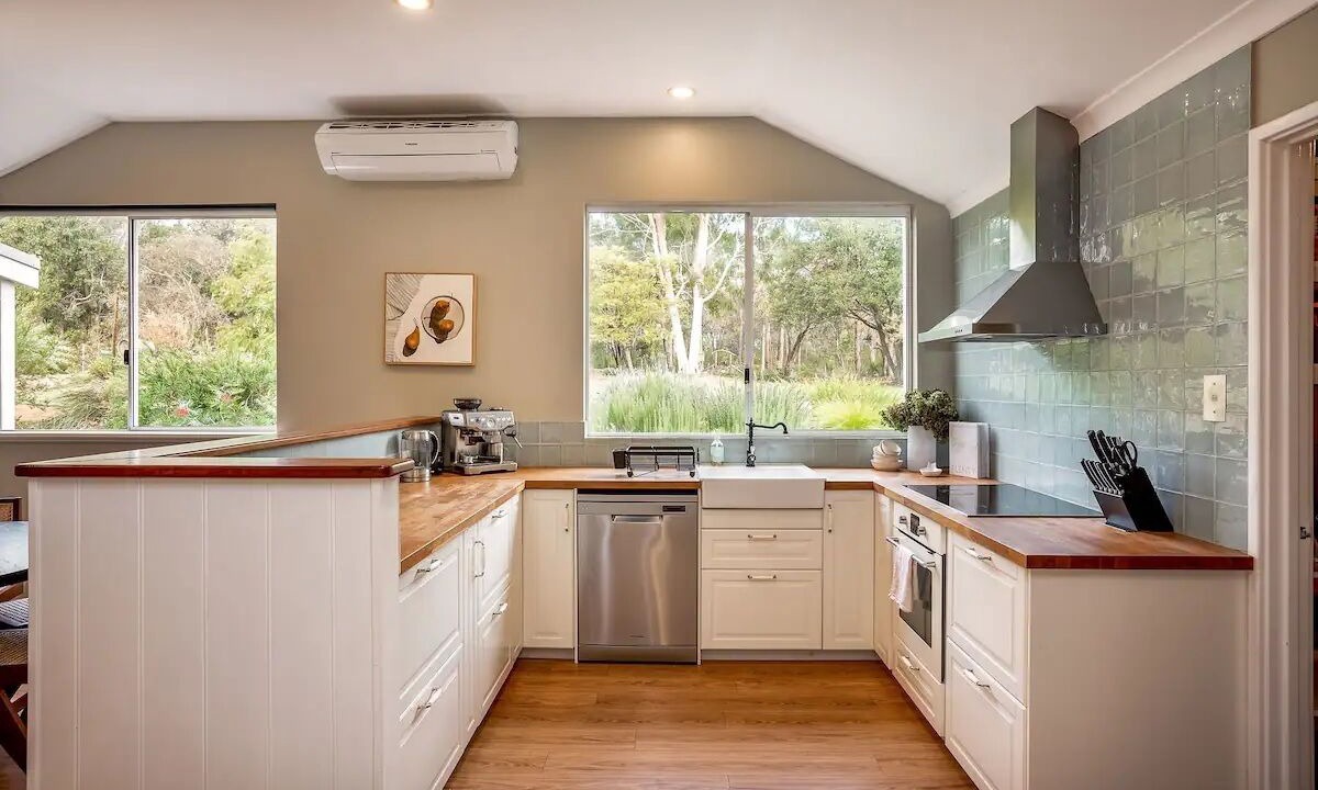 Photo of Kitchen in Yallingup Siding