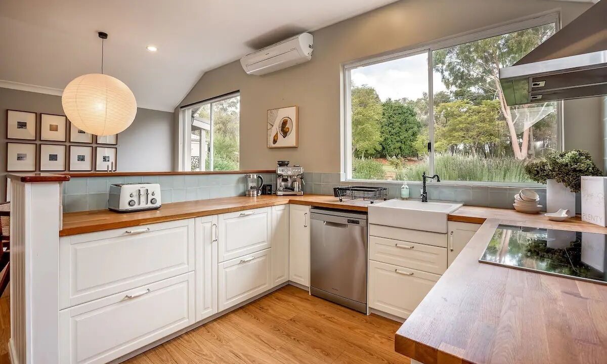Photo of Kitchen in Yallingup Siding