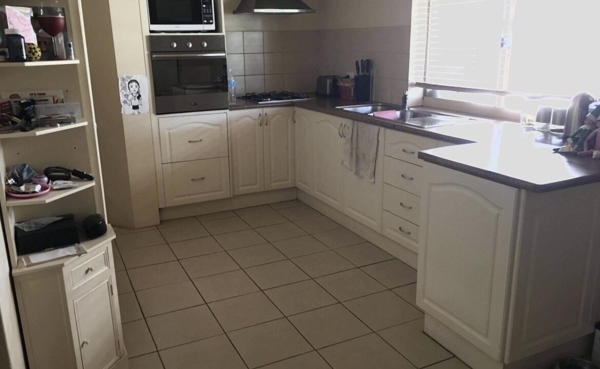 Photo of Kitchen in Middle Swan