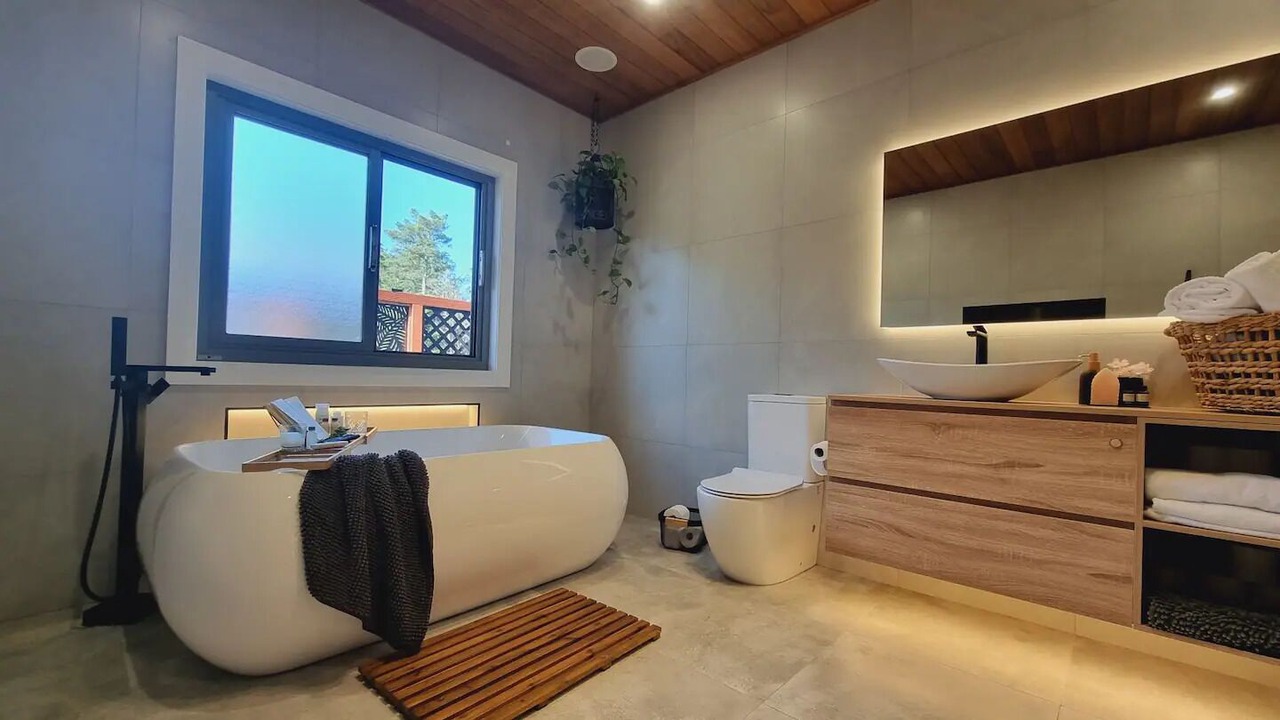 Photo of Bathroom in Leura