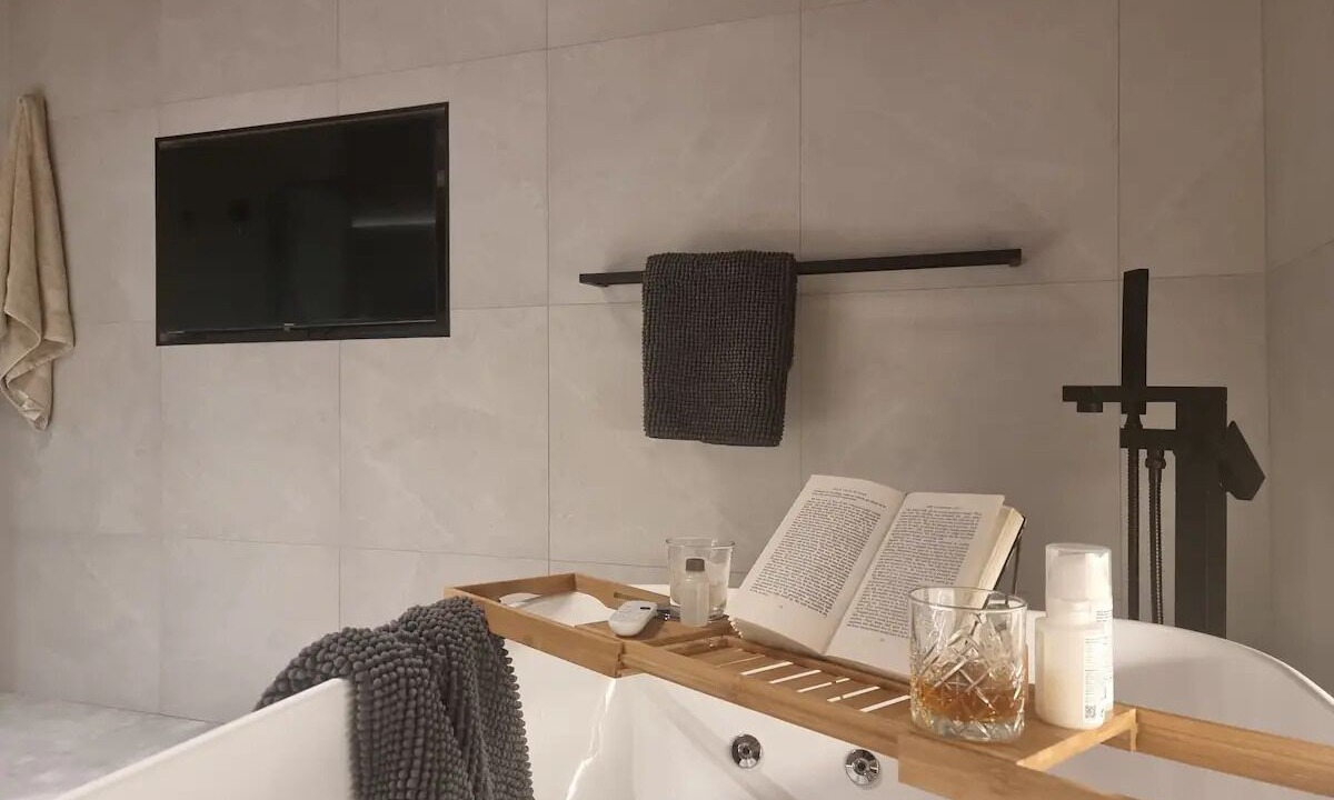Photo of Bathroom in Leura