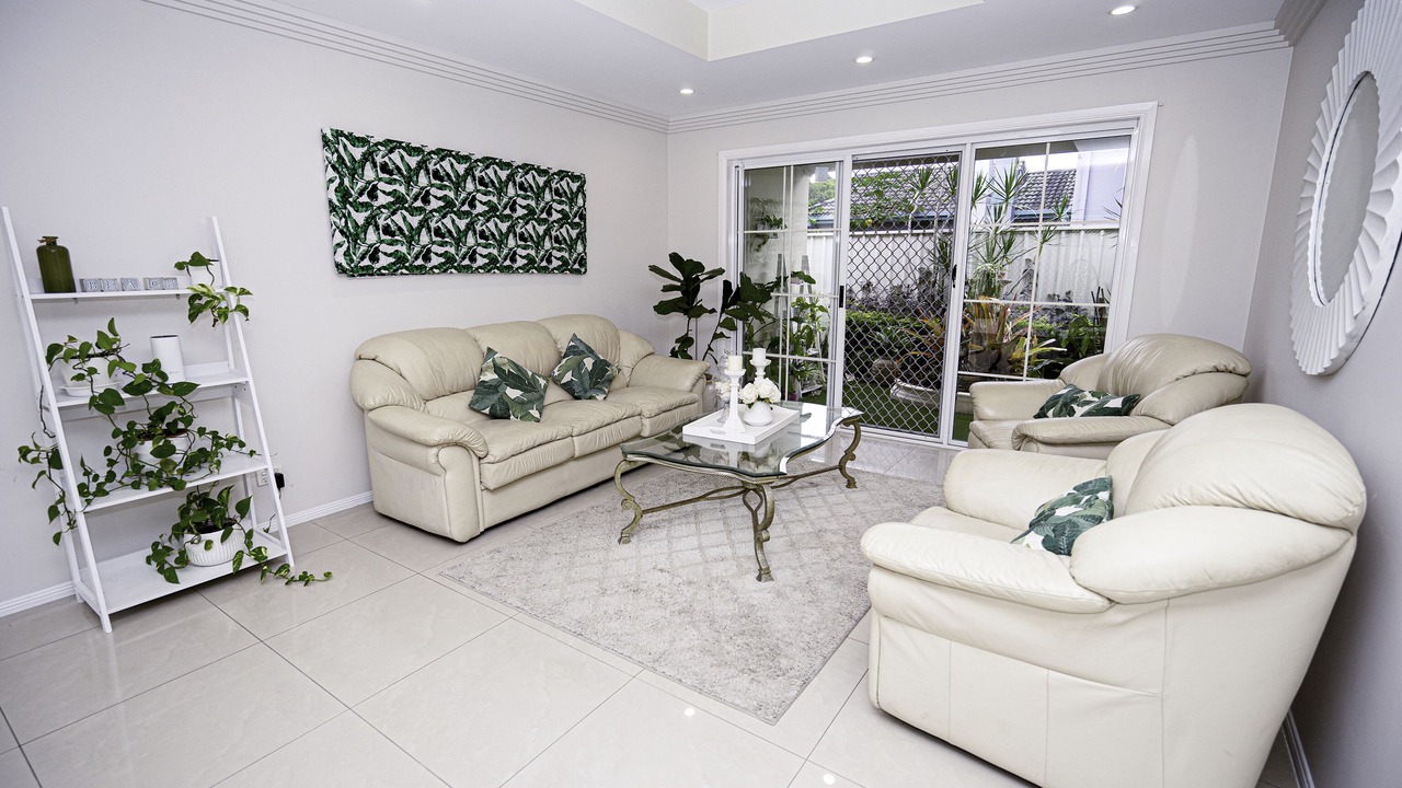 Photo of Livingroom in Broadbeach Waters