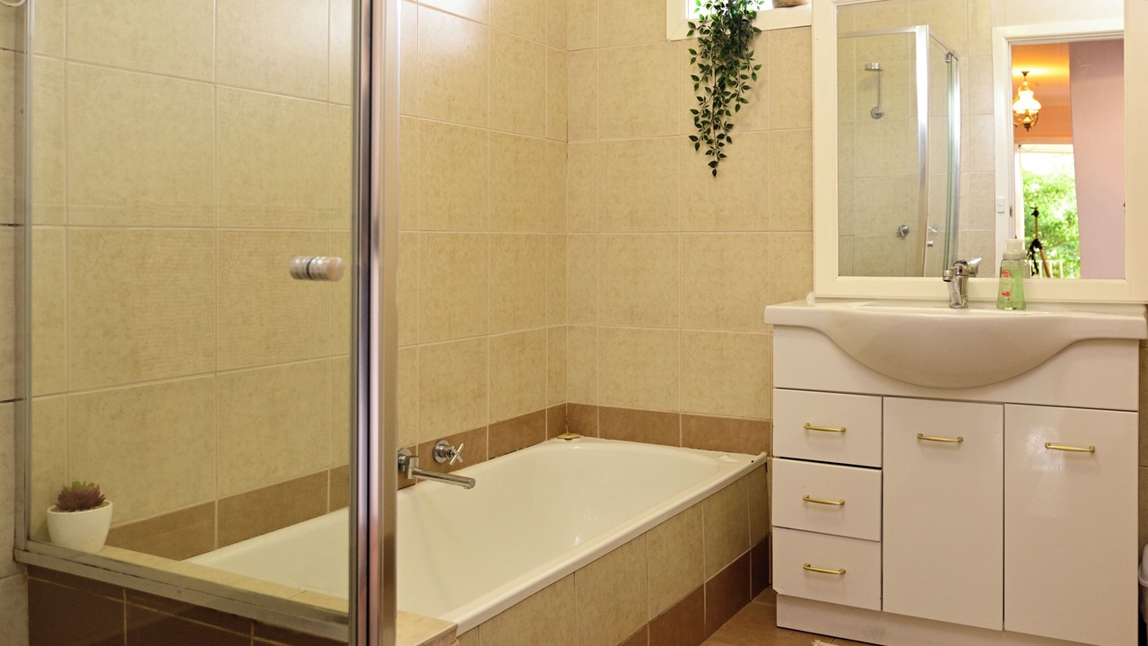 Photo of Bathroom in Tullamarine